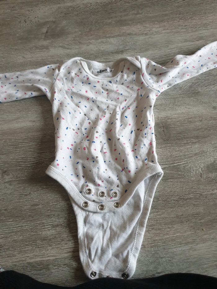 Lot body 6mois - photo numéro 8