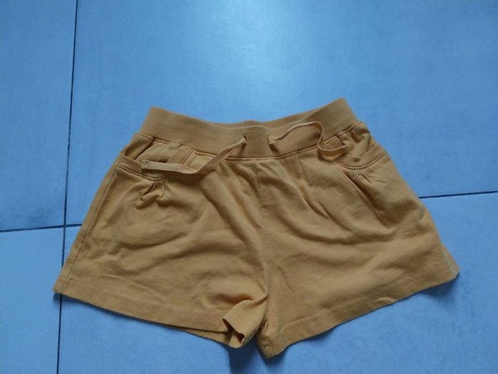 Lot de deux shorts fille 8ans - photo numéro 5