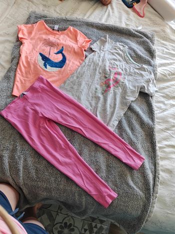 Lot tee-shirt et leggings