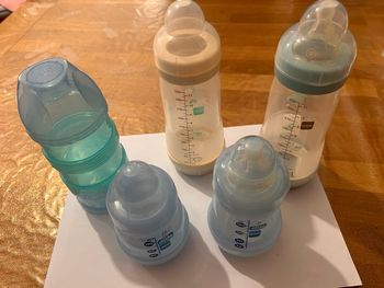 Lot biberons MAM + compartiment poudre 