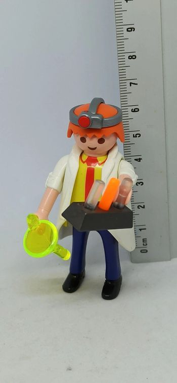 Homme savant fou de laboratoire avec fioles playmobil