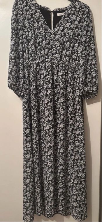 Robe longue fleurie – Taille S / 36 – Très bon état