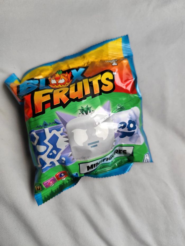 Blox fruits serie 2 avec code neuf jamais ouvert