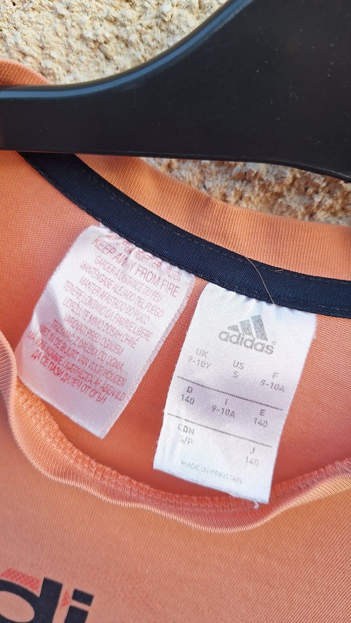 👚 T-shirt manches courtes Adidas 9/10 ans - photo numéro 5