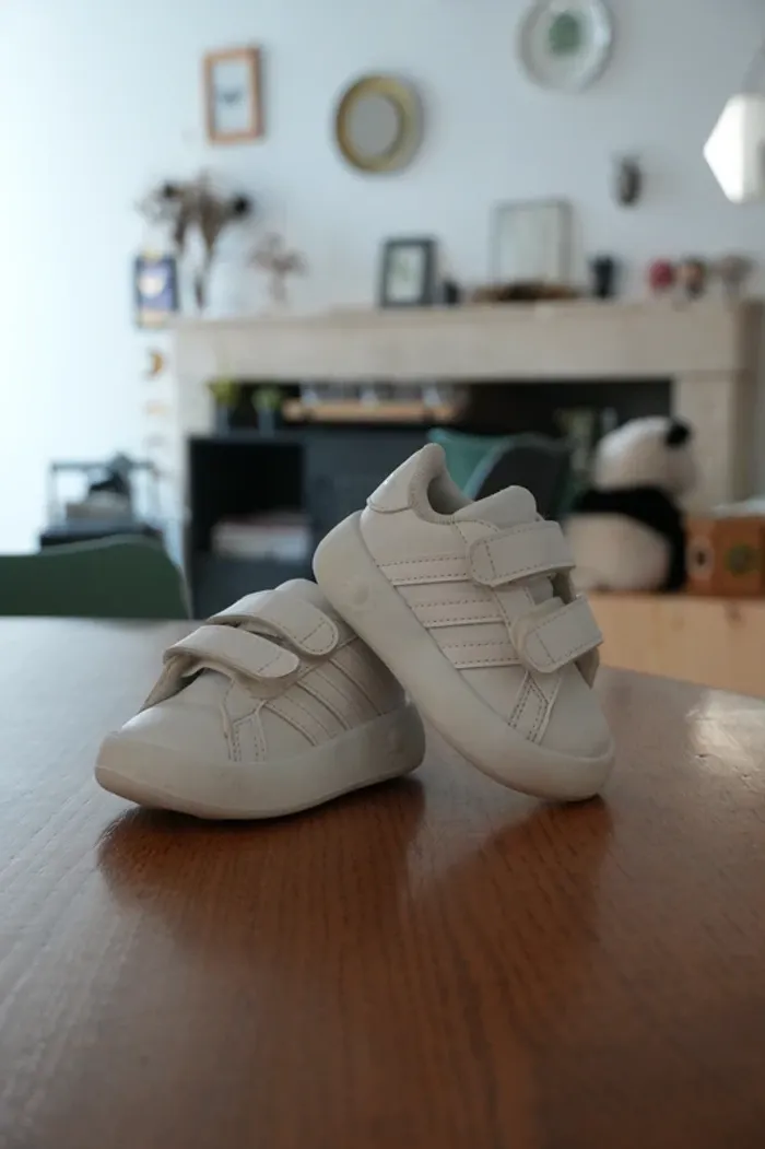 Petites baskets Adidas blanches bébé - Pointure 19
