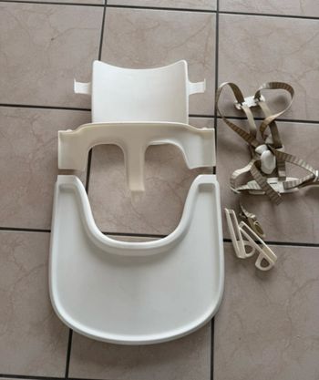 Lot accessoires tripp trapp stokke plateau Tray+ baby set + harnais sécurité