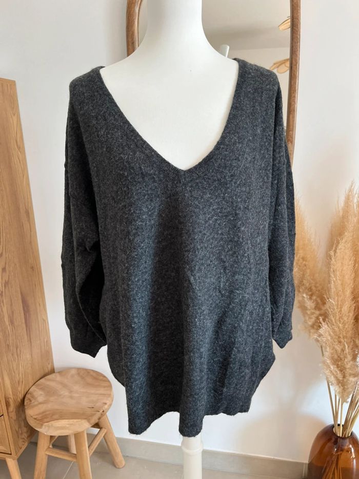 Pull gris col V en laine et alpaga American Vintage - photo numéro 3