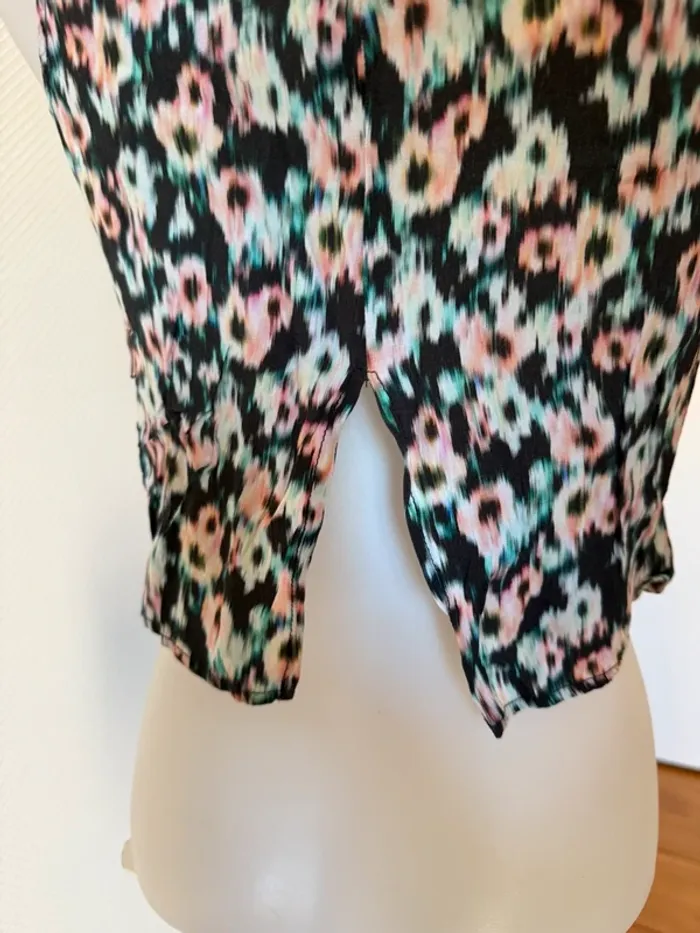 Top court en très bon état taille S Bershka - photo numéro 5