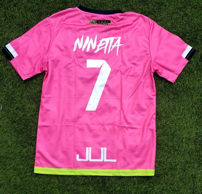 Maillot foot t-shirt  collector supporter JUL d'Or et de Platine Ninetta neuf jamais porté taille 10  ans 140cm. - photo numéro 2