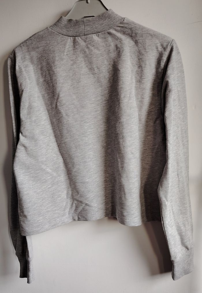Sweat court gris “La Mode – Limited Edition Brooklyn” – Atmosphere – Taille 36 (S) - photo numéro 4