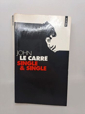 "Single & single", de John Le carré.
Seuil.
416 pages.
ISBN : 2.02.041945.9