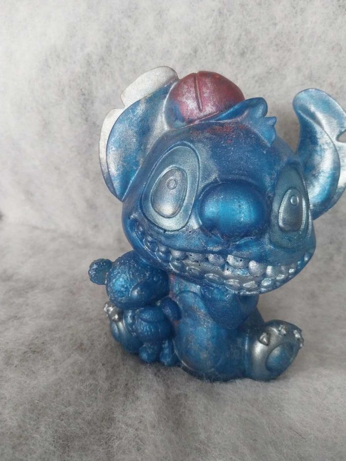 Grand Stitch en résine