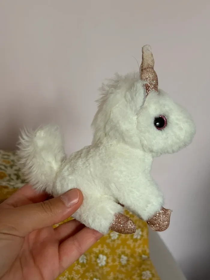 Mini licorne blanche