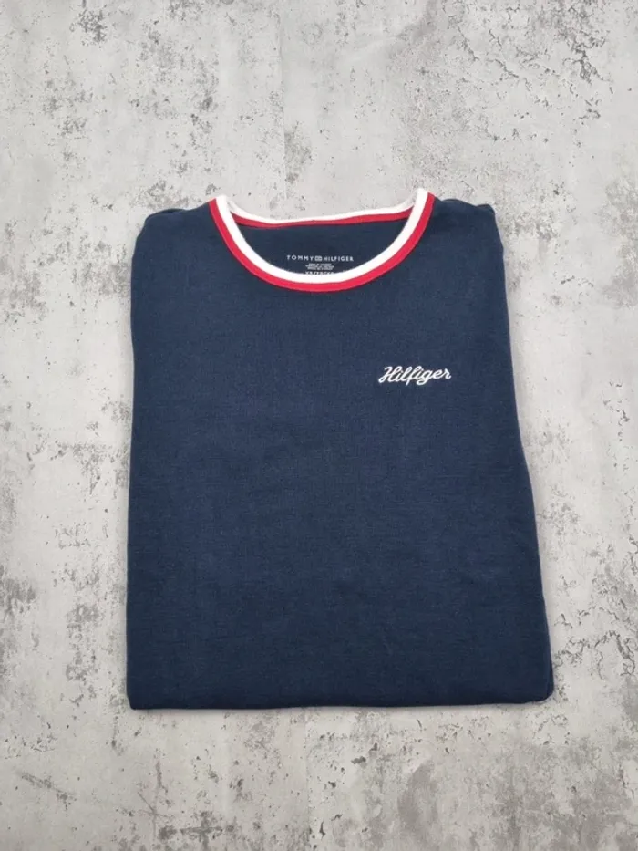 T-shirt Tommy Hilfiger col rond liseré bleu marine – Taille XS Femme (mesures en photos - photo numéro 2