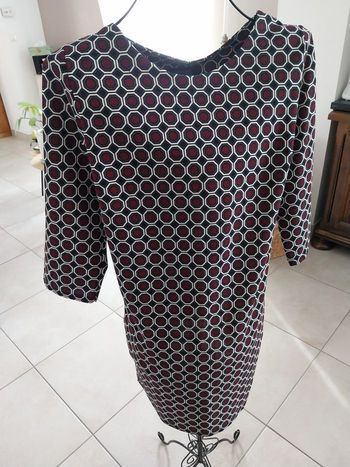 Très jolie robe compagnie des aventuriers