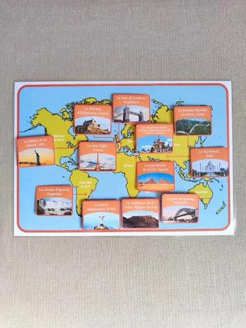 Carte du monde et ses monuments à scratch