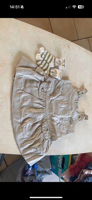 Robe marron clair avec chaussettes La compagnie des petits Taille 18 mois