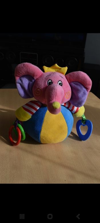 Peluche d eveil bebe