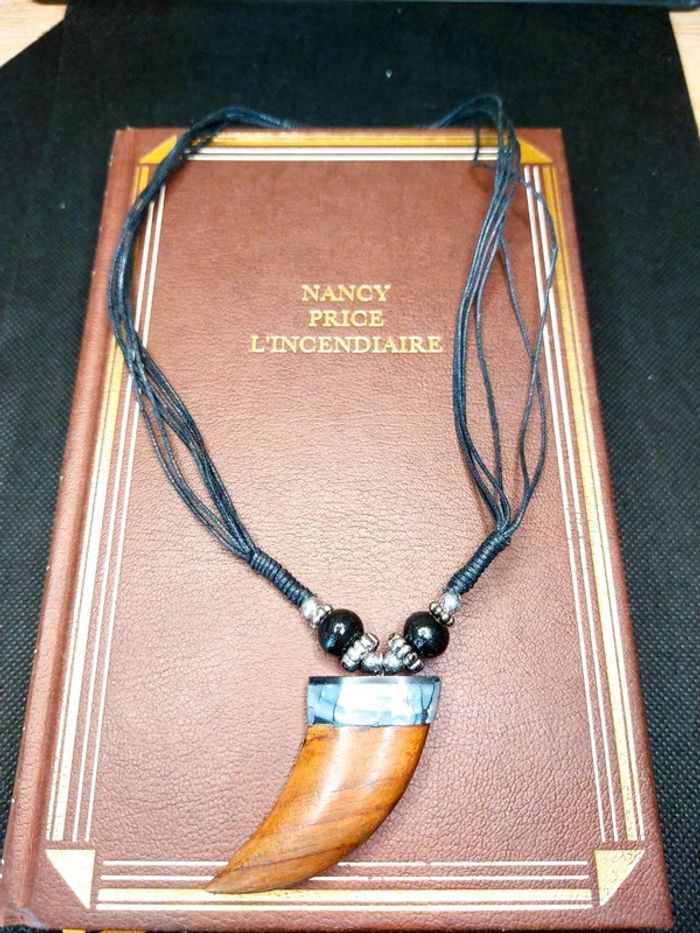 Magnifique collier en cordelette noire, pendentif griffe style bois - photo numéro 5