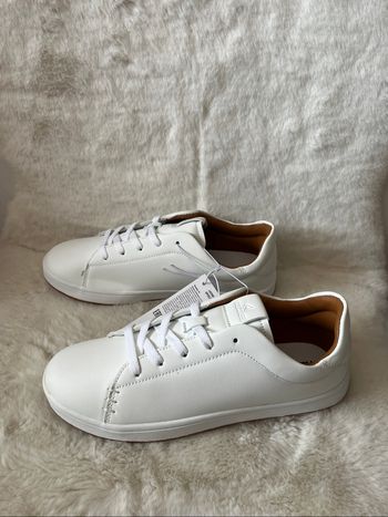 Baskets blanches pointure 39