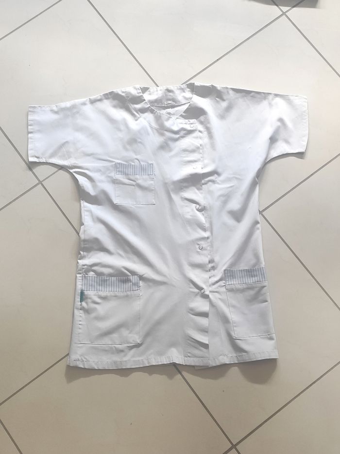 Lot de blouses médicales - photo numéro 6