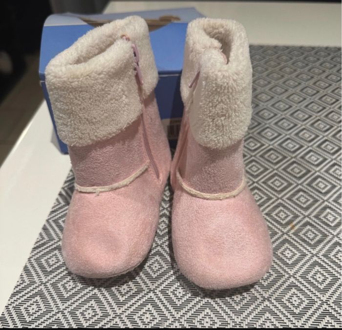 Bottes bébé fille fourrées Noukies taille 20 - photo numéro 2