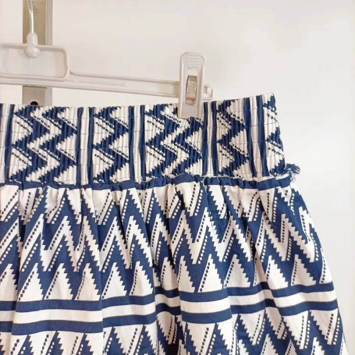 Jupe Patineuse ample blanc imprimé bleu motifs géométriques – Jennyfer – taille L - photo numéro 6
