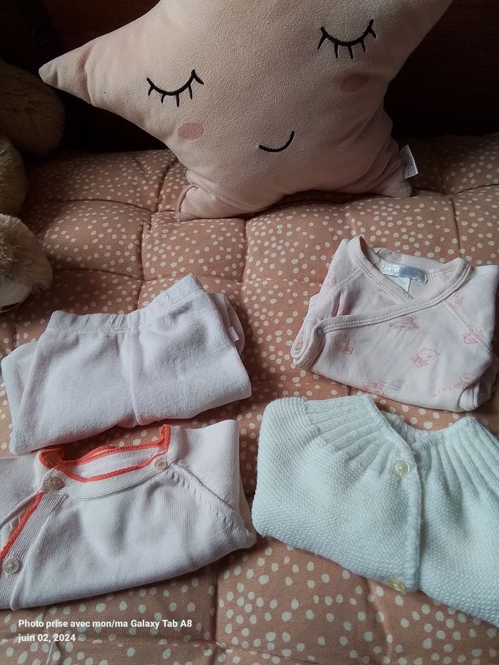 Lot de 4 vêtements naissance - photo numéro 8