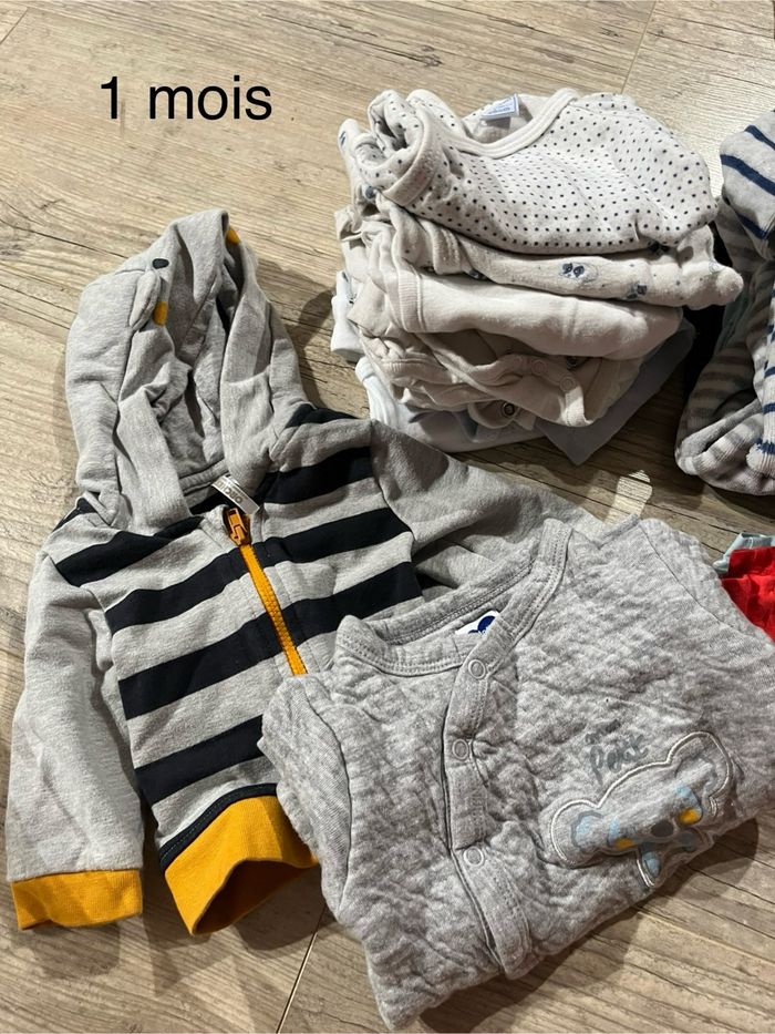 Lot vêtements 1 mois / naissance