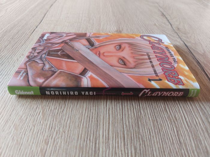 Manga "Claymore T1 La tueuse aux yeux d'argent" - photo numéro 3