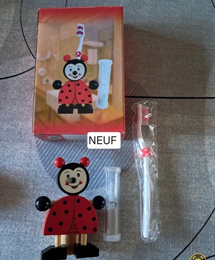 Lot accessoires NEUFS pour enfant *porte monnaie* - photo numéro 9