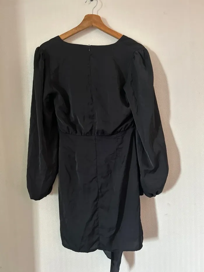 Robe noir à manche longue - photo numéro 2