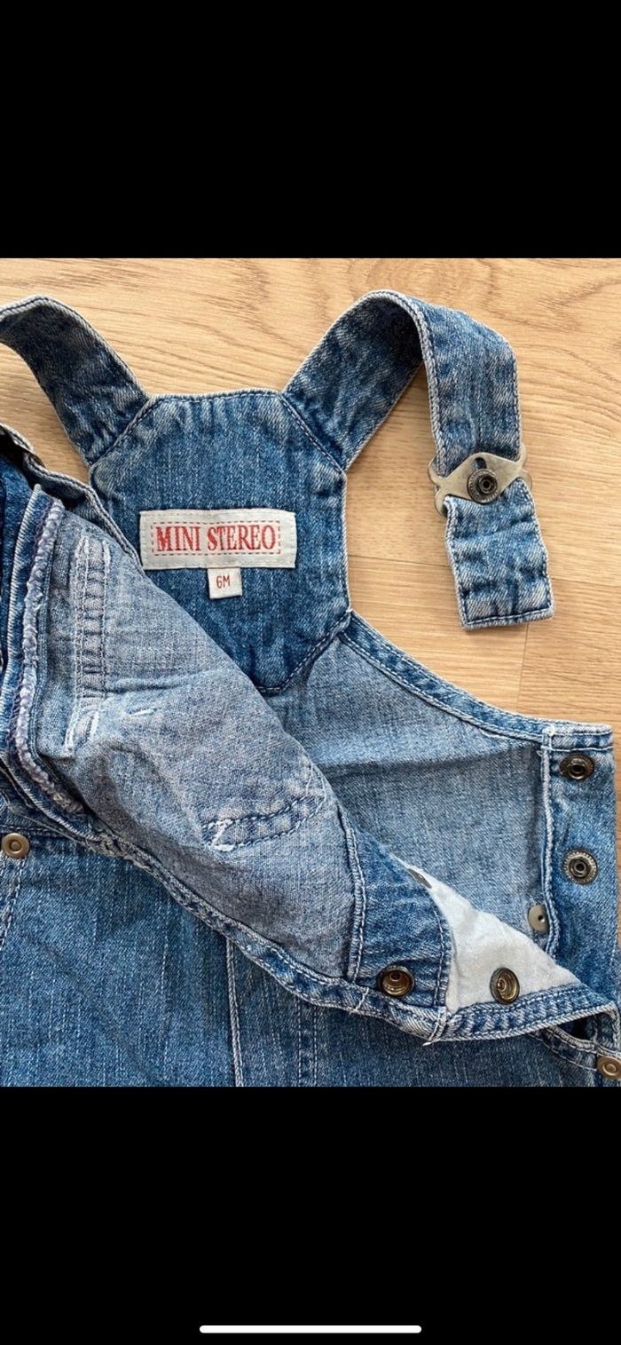 Ensemble salopette short en jean et tee shirt 6 mois - photo numéro 5