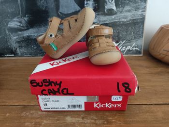 Chaussures Kickers taille 18