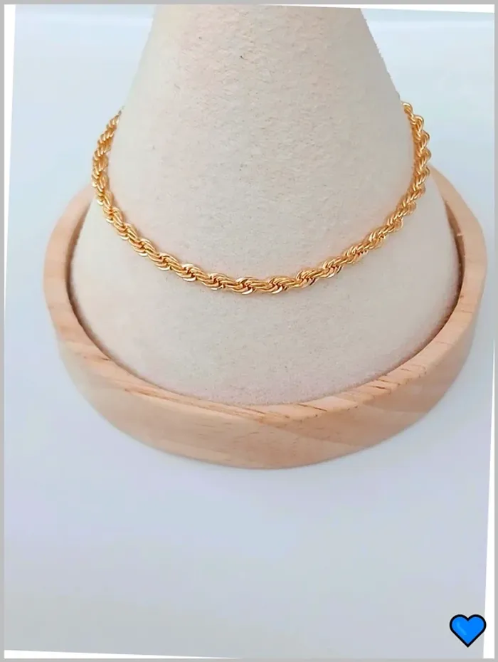 Bracelet torsadé doré – Élégance minimaliste - photo numéro 3