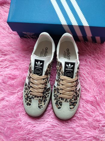 Basket Adidas samba leopard taille 38