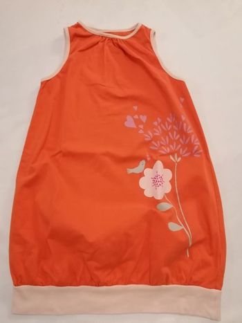 Joli robe comme neuve beau tissus