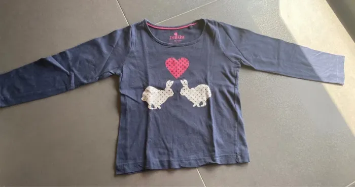 Teeshirt manches longues lapins 4 ans