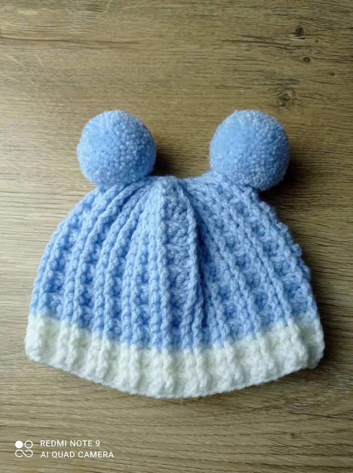 Bonnet fait mains 3/6 mois