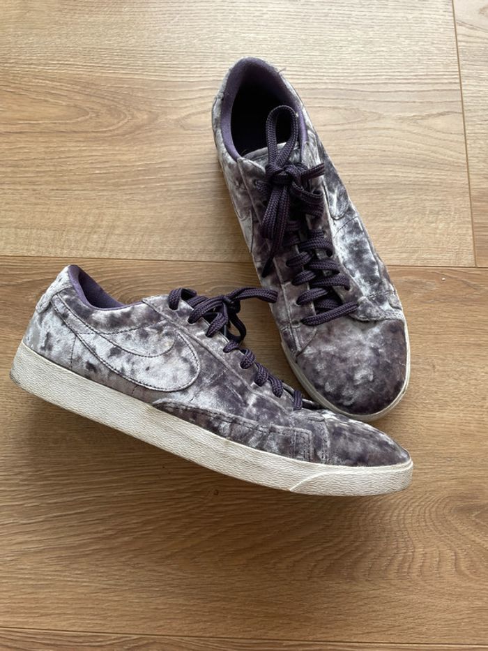 Baskets Nike velours violet 42