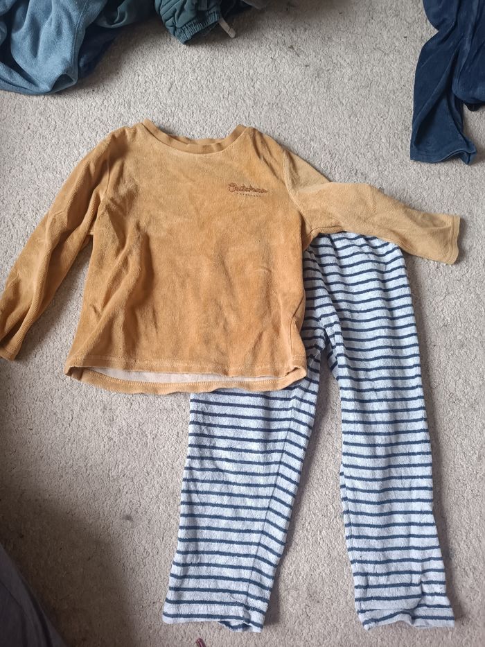 Pyjama Vertbaudet velours 4 ans