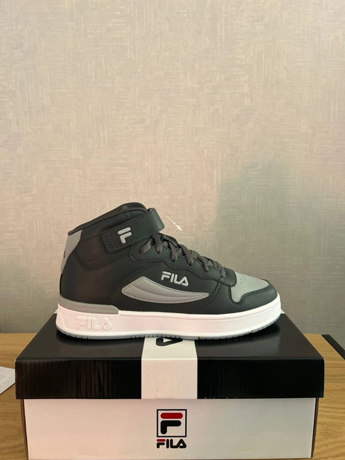 Basket Fila montantes gris anthracite MGX 200 mid 39
