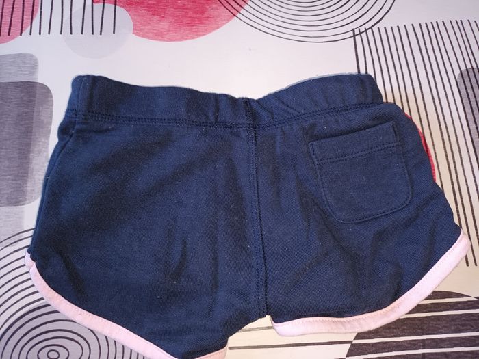 Short élastique Taille 2 ans 👧 - photo numéro 3