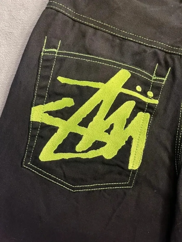 Short/Jort Stussy Black Embroidered Green Lime Big Logo Back – Taille L - photo numéro 2
