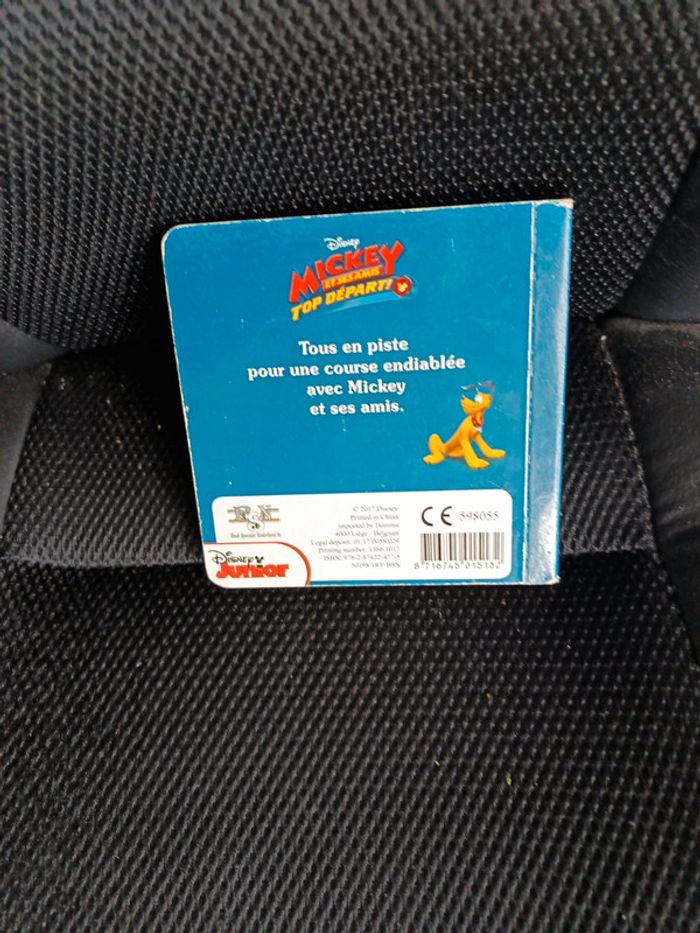 Livre mickey une course entre amis - photo numéro 2