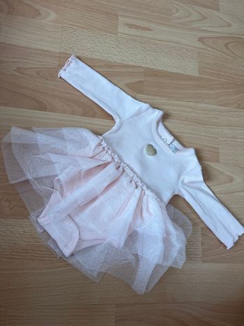 Robe avec froufrou taille 1 mois, porter une fois pour des photos 