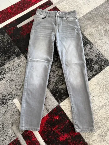 Jeans skinny gris  okaidi taille 9 ans