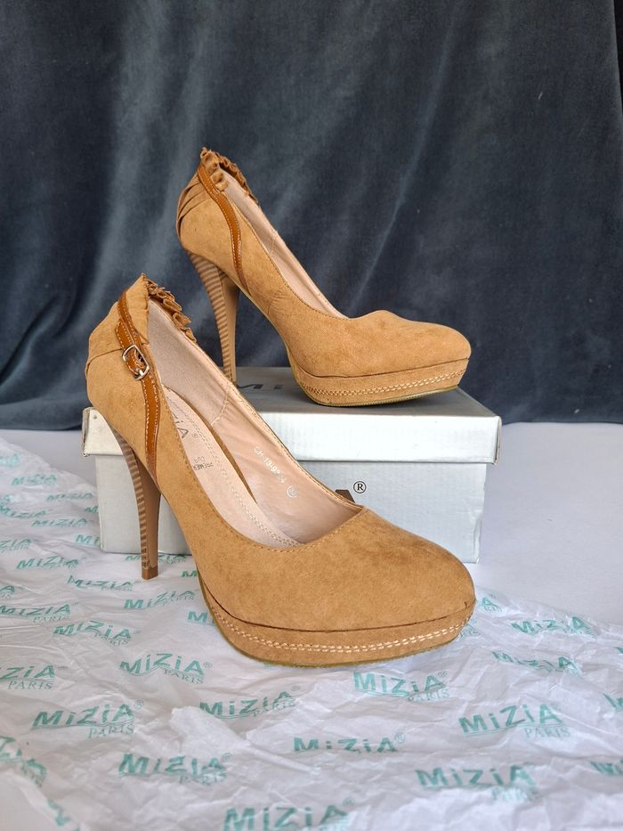 Escarpins Mizia Paris camel – T38 – neuves