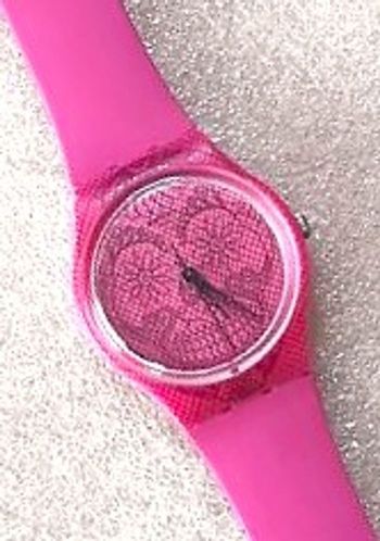 Montre SWATCH Collecteur Vintage "Time Never Dies Pink"
