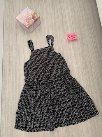 Robe noire et blanche